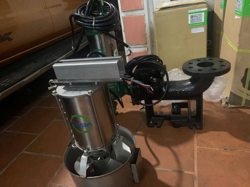 Máy khuấy chìm thương hiệu EVAK kèm Auto Coupling